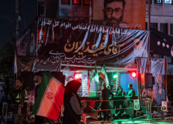 As Iran’s Patriarch Is Mourned, Glimpses of a Changing Tehran