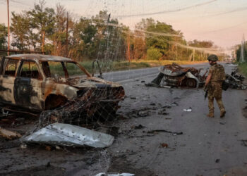 Far From Kyiv and Moscow, Soldiers Stalk Ruins and Evade Drones on the Front