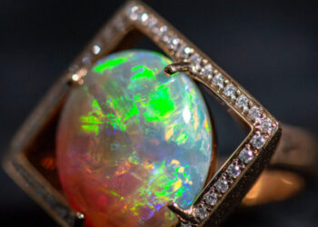 Australian Opals Flash Their Stuff