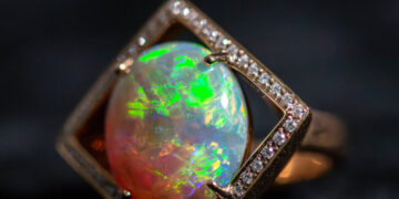 Australian Opals Flash Their Stuff