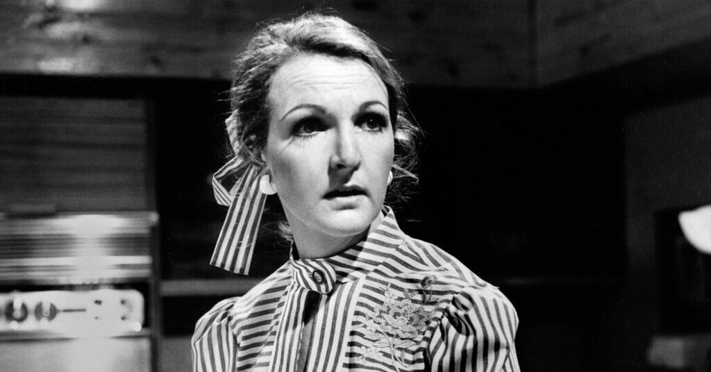 Penelope Keith, Effortlessly Posh Star of British Sitcoms, Dies at 86