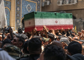 Iraqis Turn Out in Droves to Mourn Khamenei in Show of Solidarity