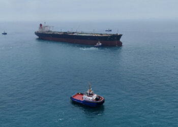 Oil Prices Jump After Renewed Strikes in Gulf Put Shipping Recovery at Risk
