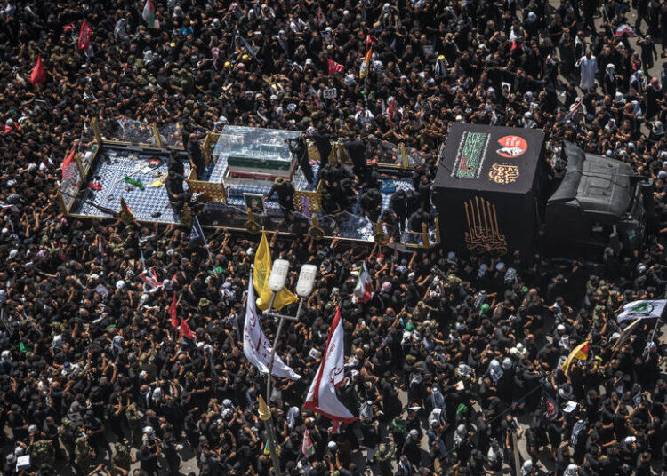 Iraqis Turn Out in Droves to Mourn Khamenei and Show Solidarity