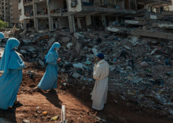 Horror Becomes Routine as More Bodies Emerge after Venezuela Quakes