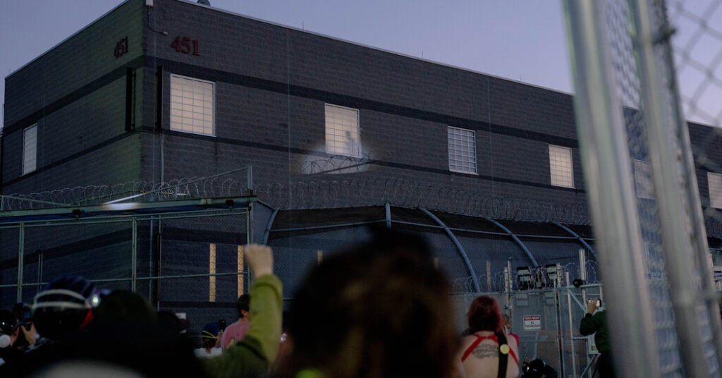 Claims of Poor Conditions in ICE Facility Are Bolstered by Health Inspectors