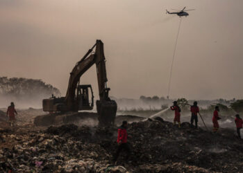 A Landfill in Indonesia Caught Fire Over a Week Ago. It’s Still Burning.