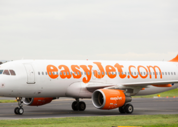 10-Person Brawl Forces Plane to Turn Around Mid-Flight