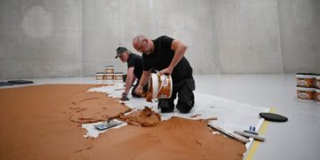 Museum Spreads 800 Pounds of Peanut Butter in Tribute to Dutch Artist