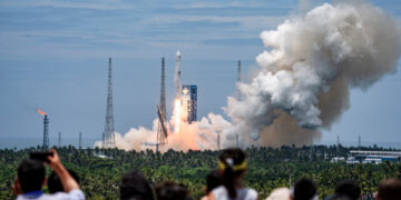 With a Successful Rocket Launch, China Clears a Key Hurdle in Race With SpaceX