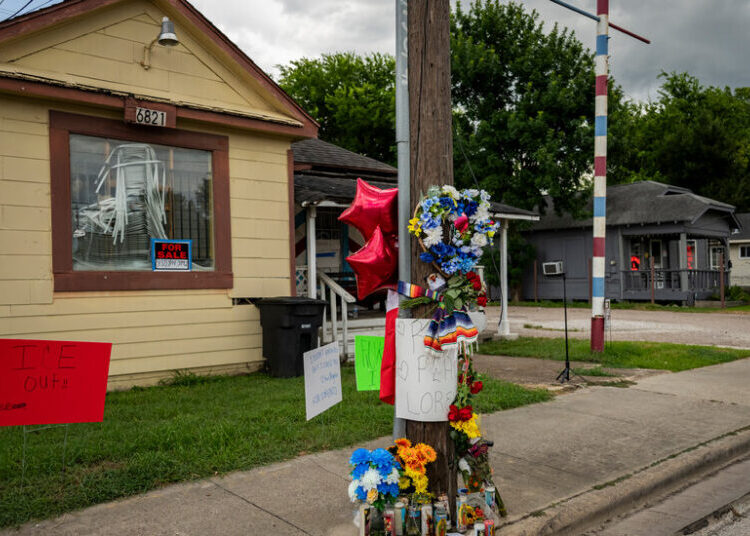 Witnesses of ICE Killing in Houston Dispute the Official Account
