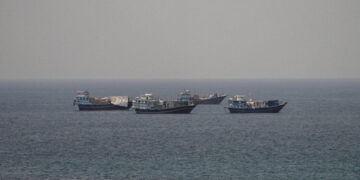 Iran’s Top Diplomat in Oman for Talks on Strait of Hormuz