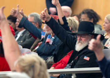 How an Election Fight in Arizona Could Affect the Nation’s Midterms