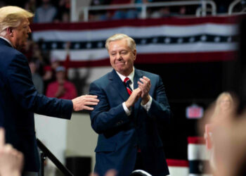 Trump Mourns Graham as ‘Great Politician’ and ‘Member of the Family’