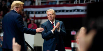 Trump Mourns Graham as ‘Great Politician’ and ‘Member of the Family’