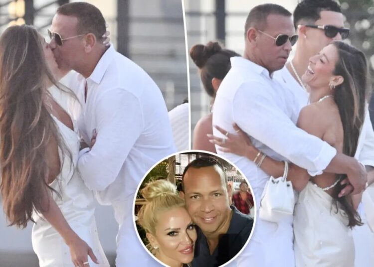 Alex Rodriguez makes out with mystery woman at star-studded party after Jaclyn Cordeiro breakup