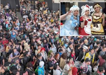 Anime Expo attendees trapped after crush of fans triggered gridlock