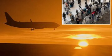 Airlines warn daylight saving time change will disrupt airport scheduling