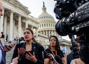 Tension Emerges Among Democratic Socialists Over 2028 Endorsement