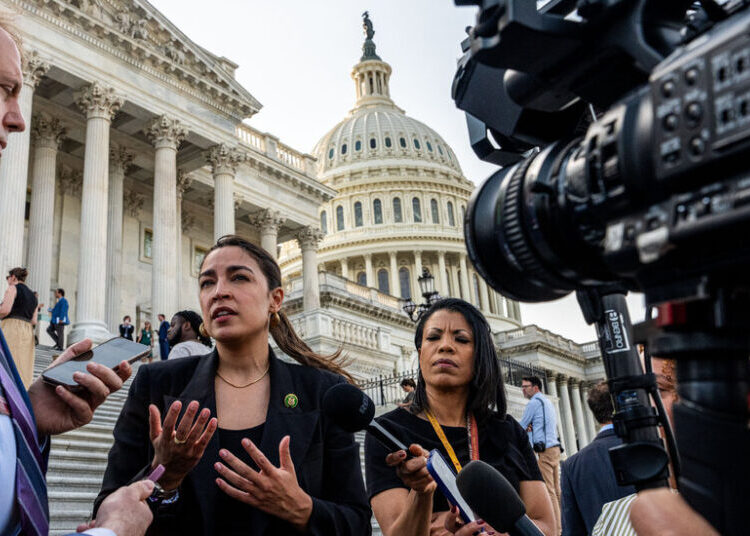 Tension Emerges Among Democratic Socialists Over 2028 Endorsement