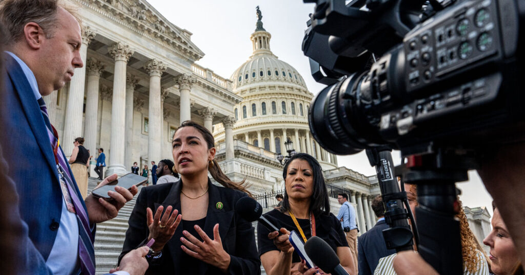 Tension Emerges Among Democratic Socialists Over 2028 Endorsement