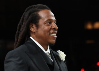 Jay-Z Concert at Yankee Stadium Is Delayed for Hours