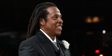 Jay-Z Concert at Yankee Stadium Is Delayed for Hours