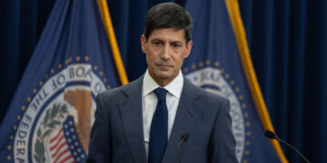 Warsh to Reiterate Fed’s Pledge to Get Inflation Down