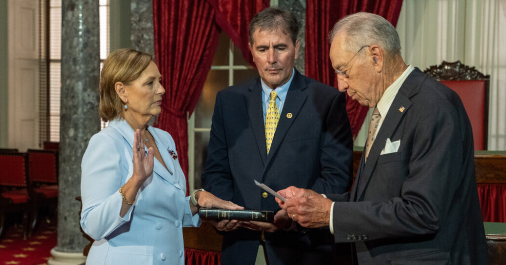 Graham’s Sister Is Sworn In to Finish His Senate Term