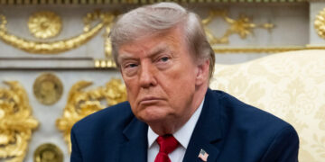 Trump Drops Plan to Tax Ships as Fighting With Iran Escalates
