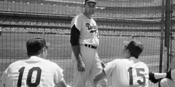 Phil Regan, Dodgers’ Closer Known as the Vulture, Dies at 89