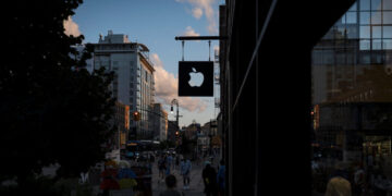 Judge Dismisses Suit Accusing Apple of Failing to Limit Child Sex Abuse Material