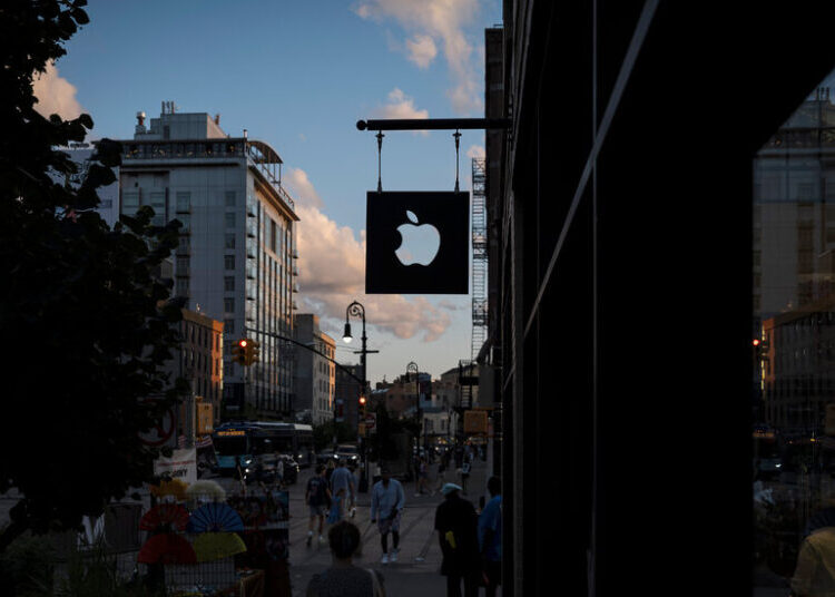 Judge Dismisses Suit Accusing Apple of Failing to Limit Child Sex Abuse Material