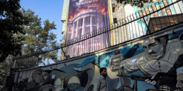 U.S. and Iran Trade Strikes With No Sign of Backing Down