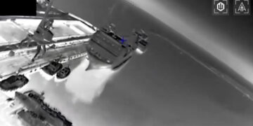 Ukraine Pounds Russian Ships in Its Campaign to Cut Off Crimea