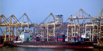 Oil, Shipping, Flights: Disruptions Are Back as U.S.-Iran War Reignites
