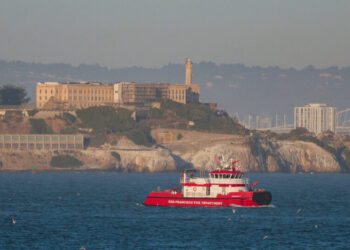 Boat That Sank Near Alcatraz Rolled After Wave Struck, Officials Say