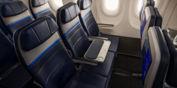 United Will Soon Let You Take Over the Middle Seat, for a Price