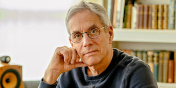 Walt Odets, Who Delved Into the Minds of Gay Men, Dies at 79