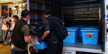 Hong Kong Police Raid Independent Bookstores and Arrest 5