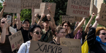Ukraine’s Ousted Defense Minister Attacks the Military’s Old Guard