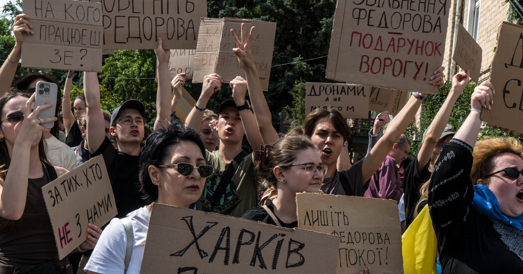 Ukraine’s Ousted Defense Minister Attacks the Military’s Old Guard