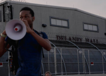 Members of Congress Intensify Criticism of Immigration Detention Center