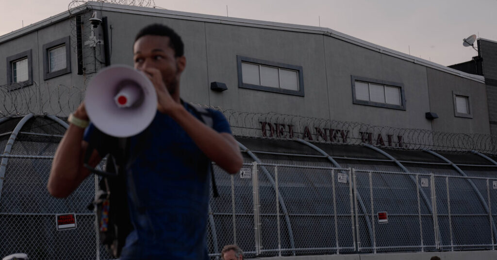 Members of Congress Intensify Criticism of Immigration Detention Center