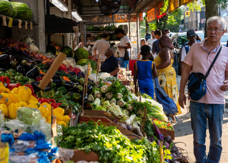 New Yorkers Get Squeamish About Salad Lunches Amid Parasite Outbreak