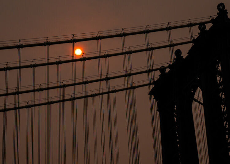 Mamdani Urges New Yorkers to Stay Indoors Because of Wildfire Smoke
