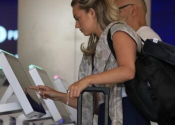 ‘You can expect prices to be high and stay high’: Domestic airfare is skyrocketing faster than international flight costs, despite using less jet fuel