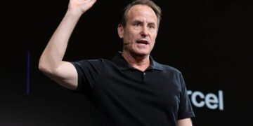 This investor won’t back startups unless staff are in the office 6 days a week: ‘Not because I don’t have empathy, because they’re going to fail’