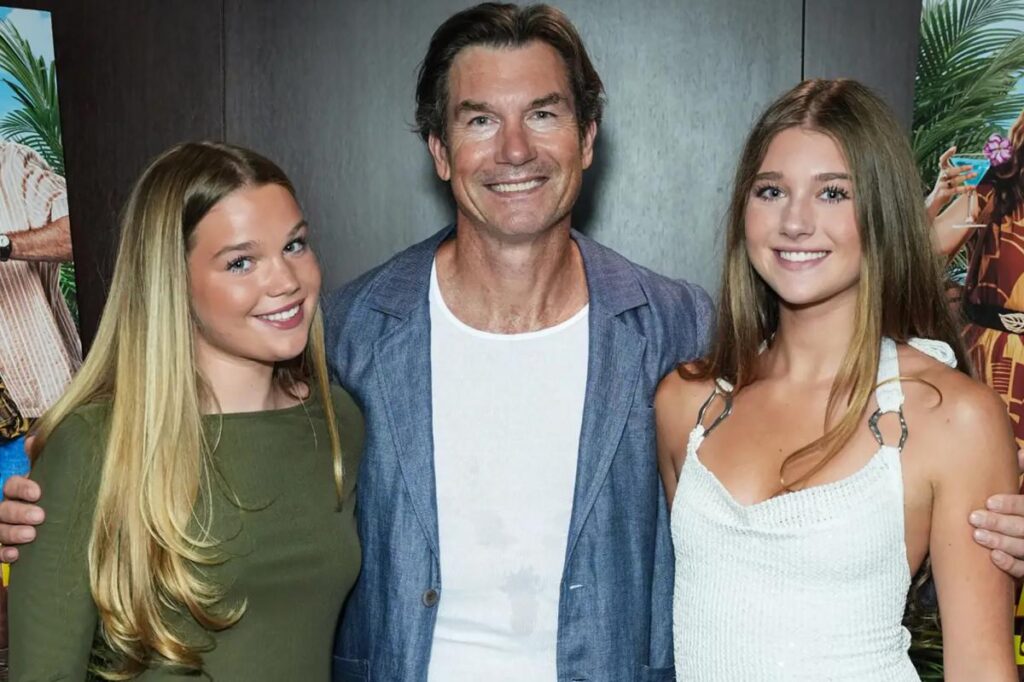 Jerry O’Connell and Rebecca Romijn’s twins are spitting image of famous parents in rare red carpet appearance