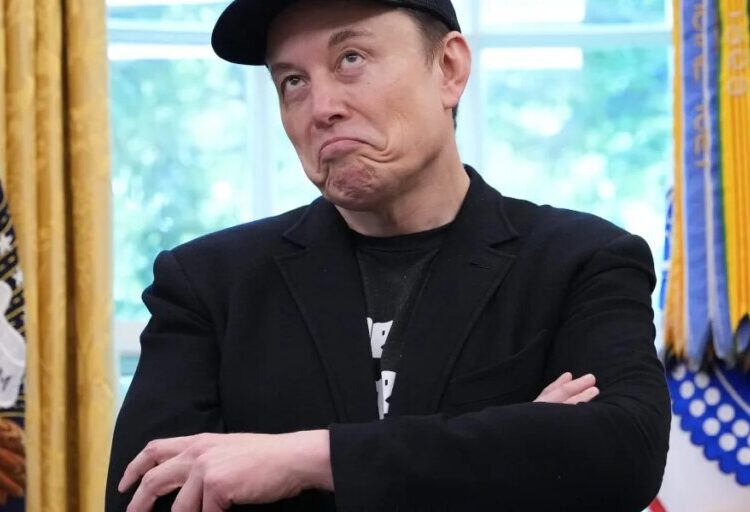 Elon Musk can’t sell a single SpaceX share for a year—and then all the locks crack open at once